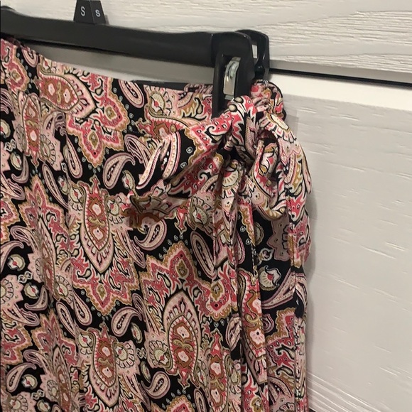 Maurice’s Paisley Print Wrap Skirt - Picture 2 of 5